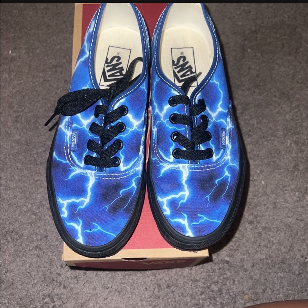 Women’s /Boys lightning vans